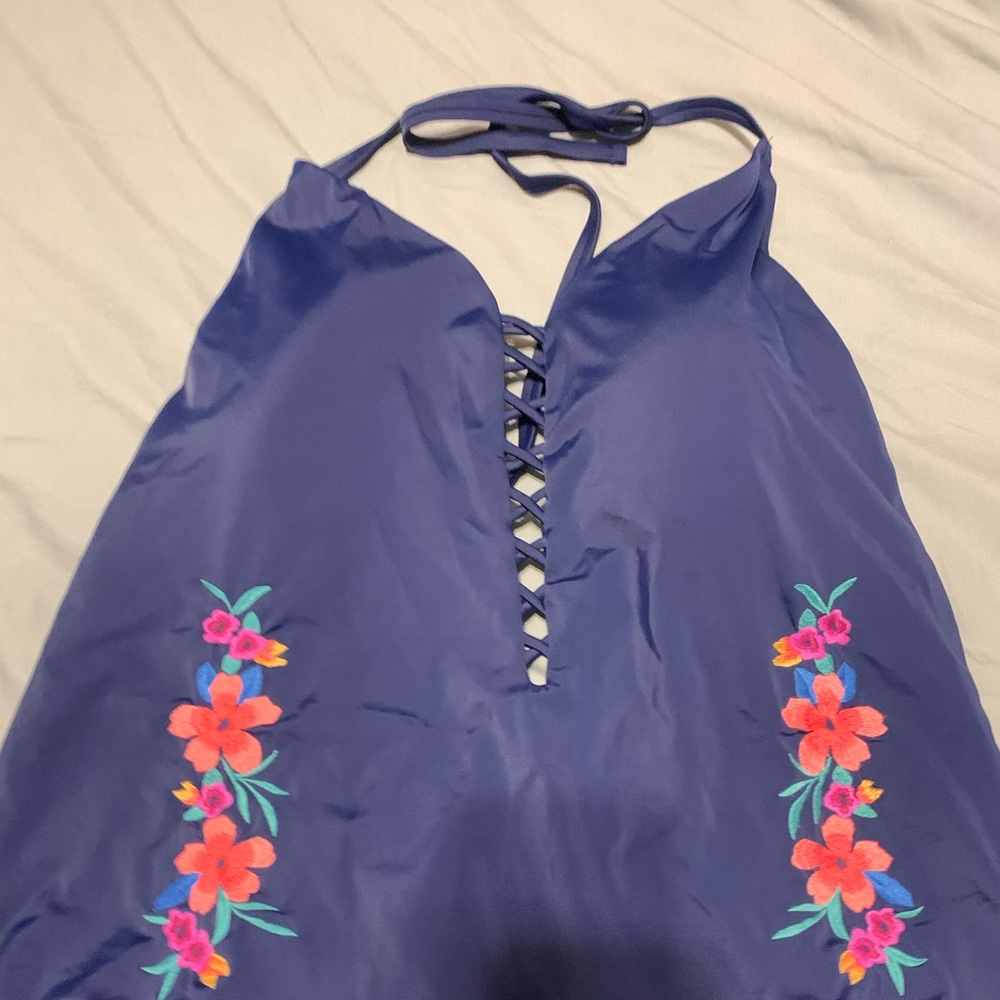 Swimsuit - Picture 5 of 11